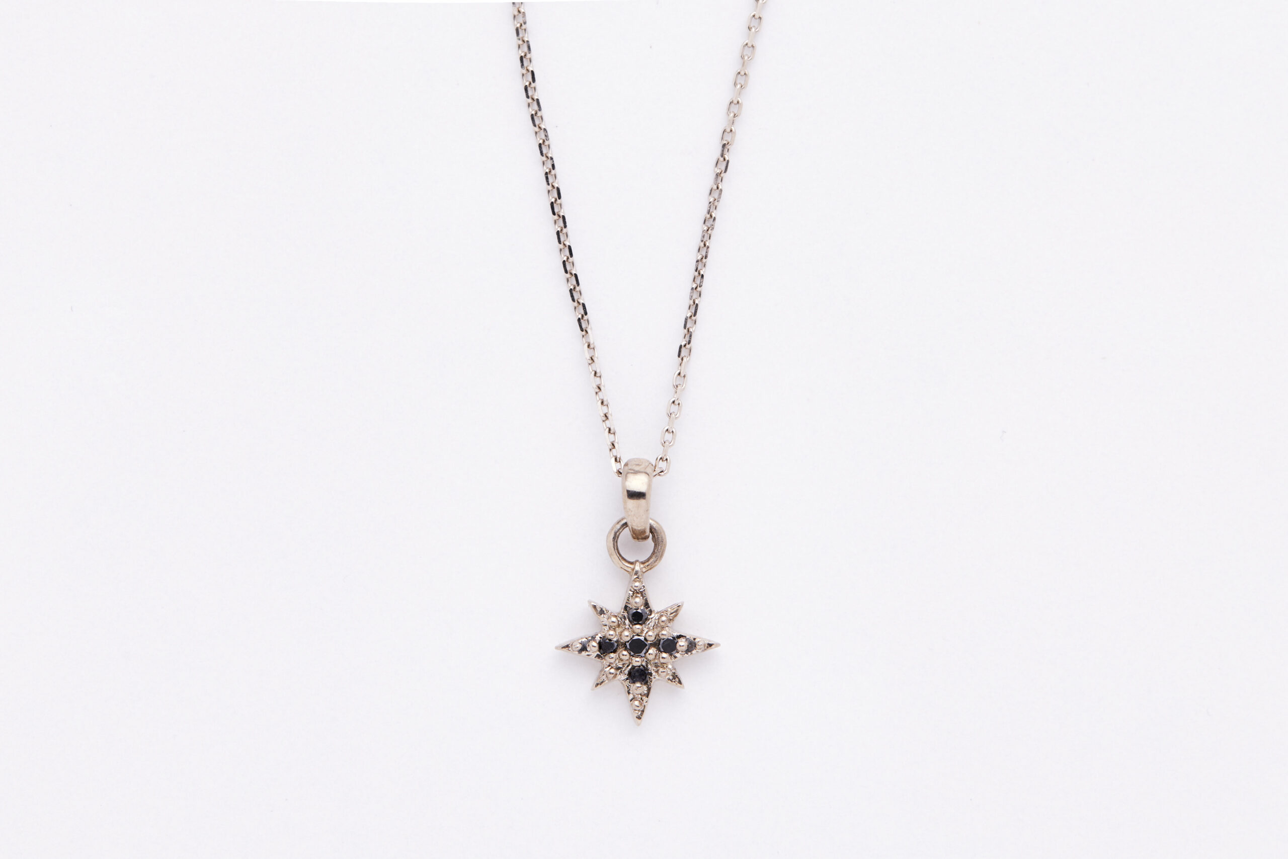 Lucia  Necklace  ホワイトゴールド