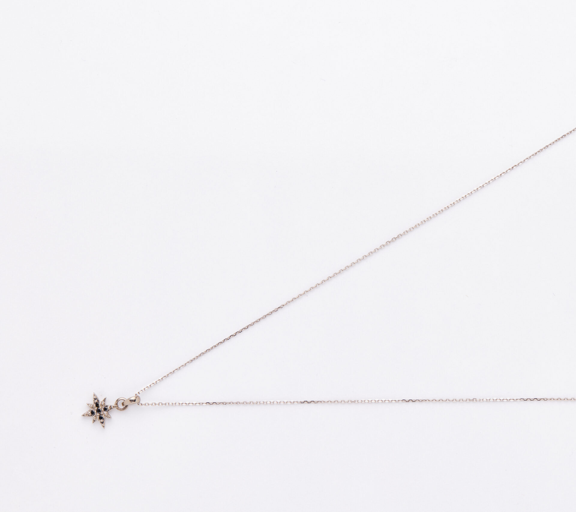 Lucia  Necklace  ホワイトゴールド